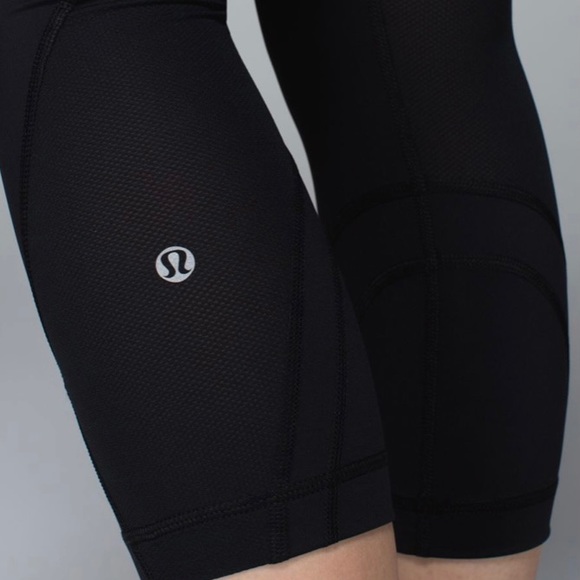 Lululemon run inspire crop 22” black - Picture 2 of 6